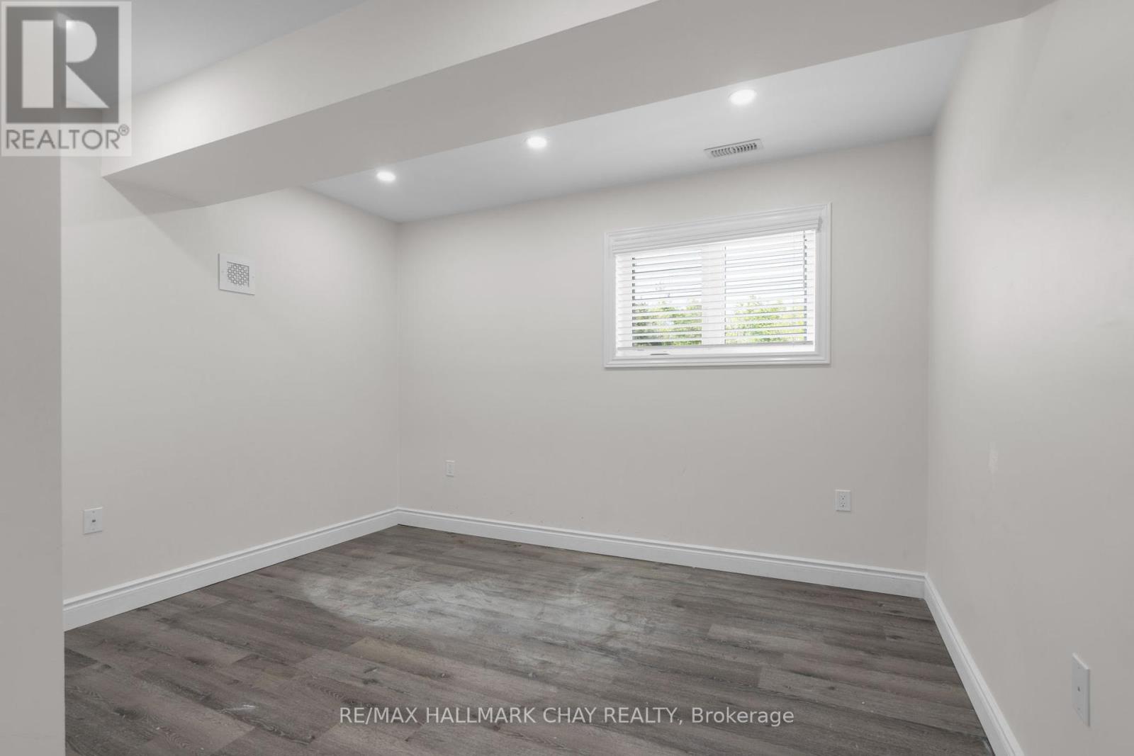 2052 Marchmont Road, Severn, Ontario  L3V 6H2 - Photo 19 - S12177146