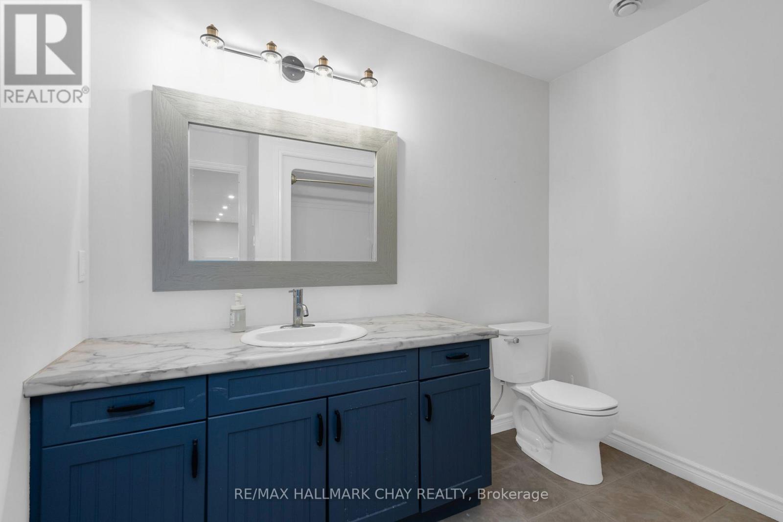 2052 Marchmont Road, Severn, Ontario  L3V 6H2 - Photo 22 - S12177146