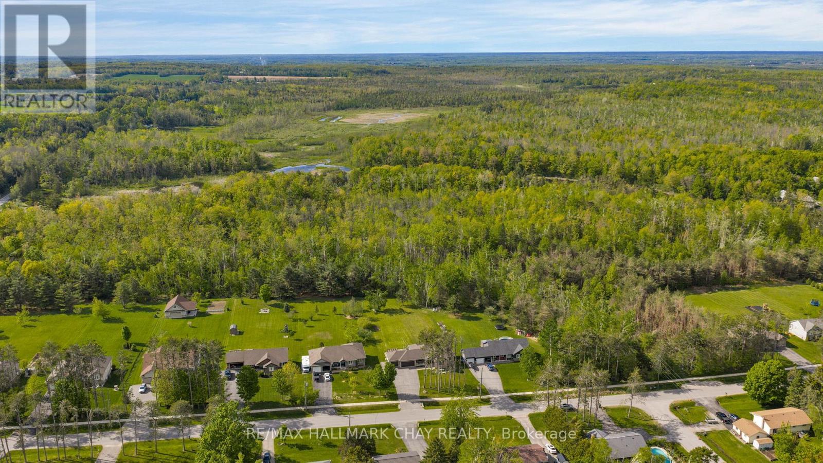 2052 Marchmont Road, Severn, Ontario  L3V 6H2 - Photo 4 - S12177146