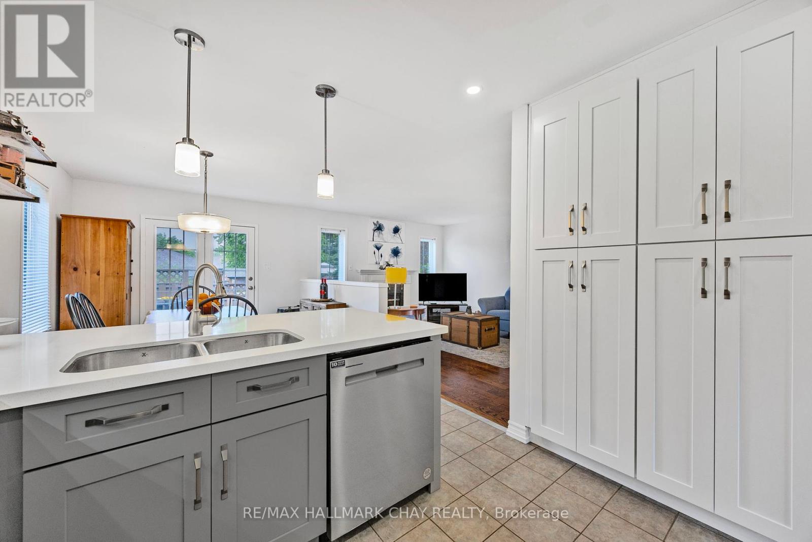 314 Harvie Road, Barrie, Ontario  L4N 8H1 - Photo 4 - S12177150