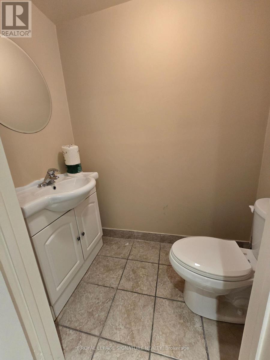 Suite 1 - 126 Trafalgar Road, Oakville (Oo Old Oakville), Ontario  L6J 3G5 - Photo 12 - W12177026