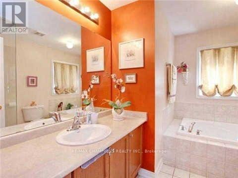 6 Tennant Drive, Brampton, Ontario  L6R 0E5 - Photo 4 - W12177074