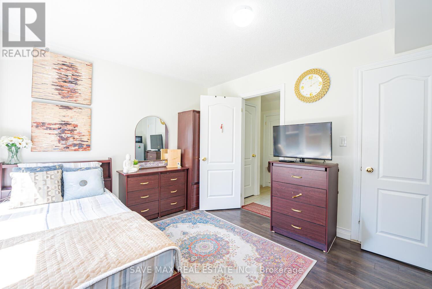 80 New Pines Trail, Brampton, Ontario  L6Z 0B4 - Photo 12 - W12177099