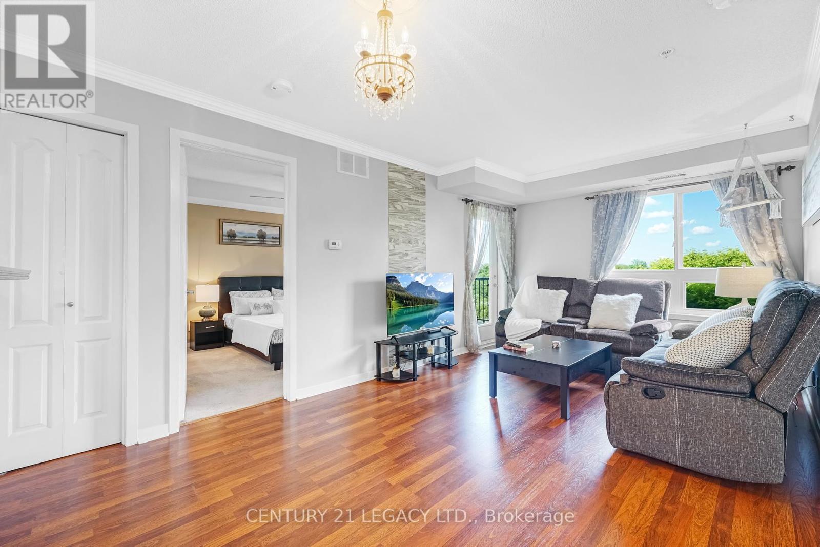 Property at 1307 - 8 DAYSPRING CIRCLE image 4