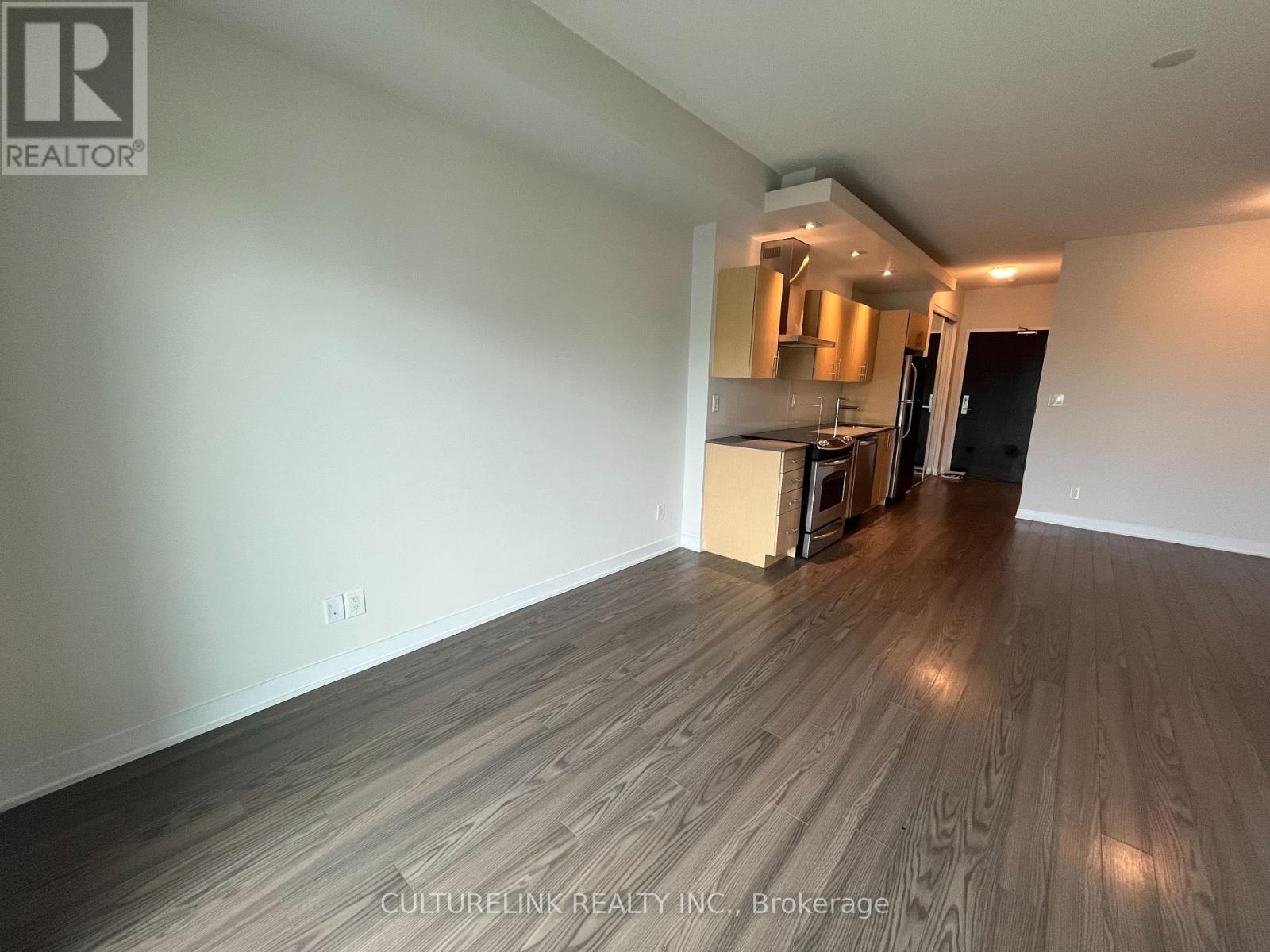 2021 - 165 Legion Road N, Toronto, Ontario  M8Y 0B3 - Photo 7 - W12177115