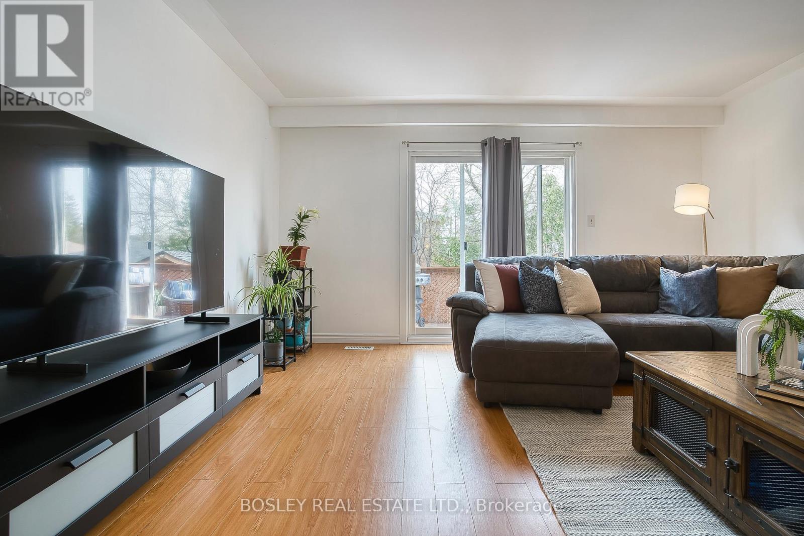 8 Thorsby Court, Brampton (Brampton North), Ontario  L6V 3T9 - Photo 19 - W12177136