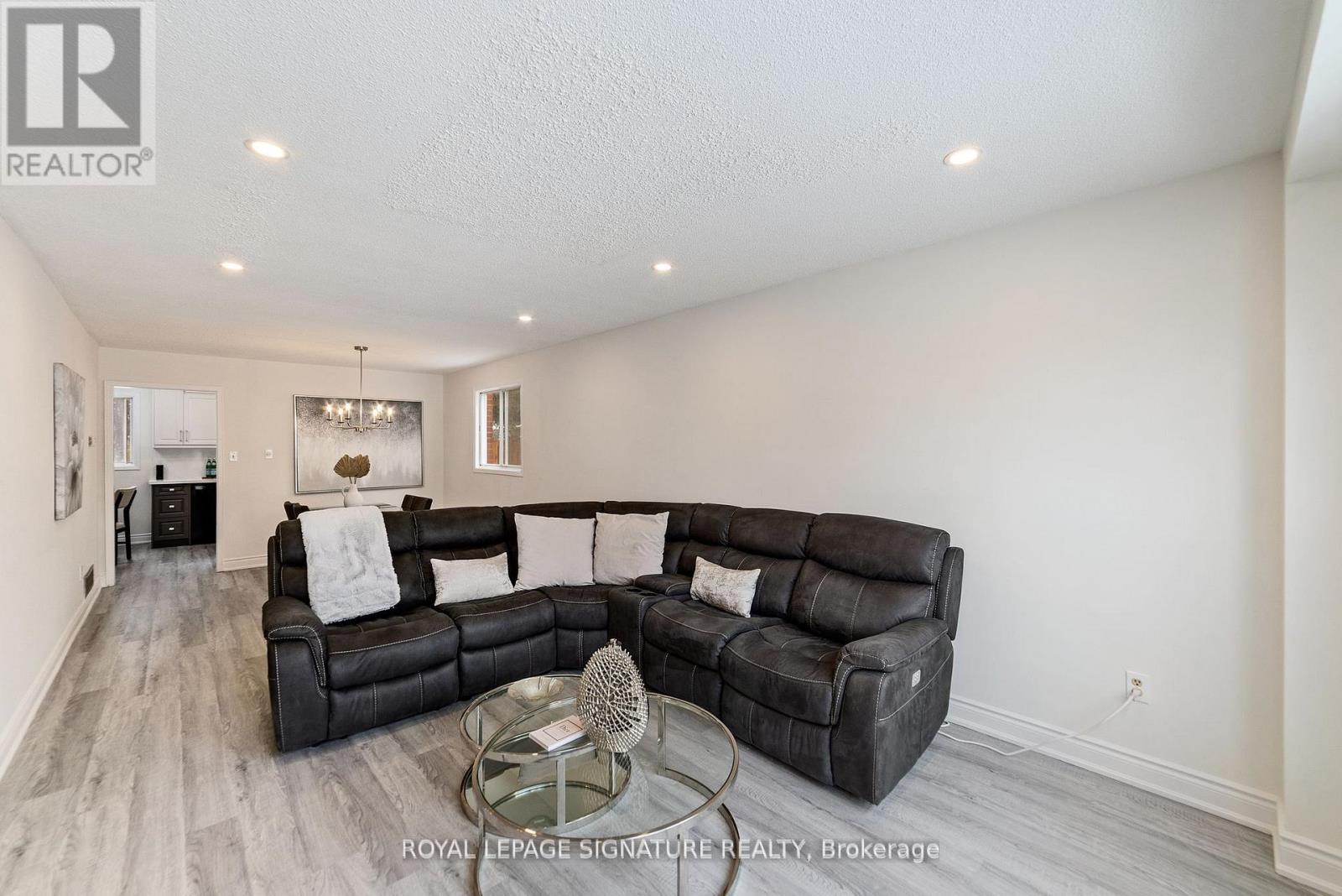 11 Kirkland Road, Brampton, Ontario  L6V 2W5 - Photo 3 - W12177142