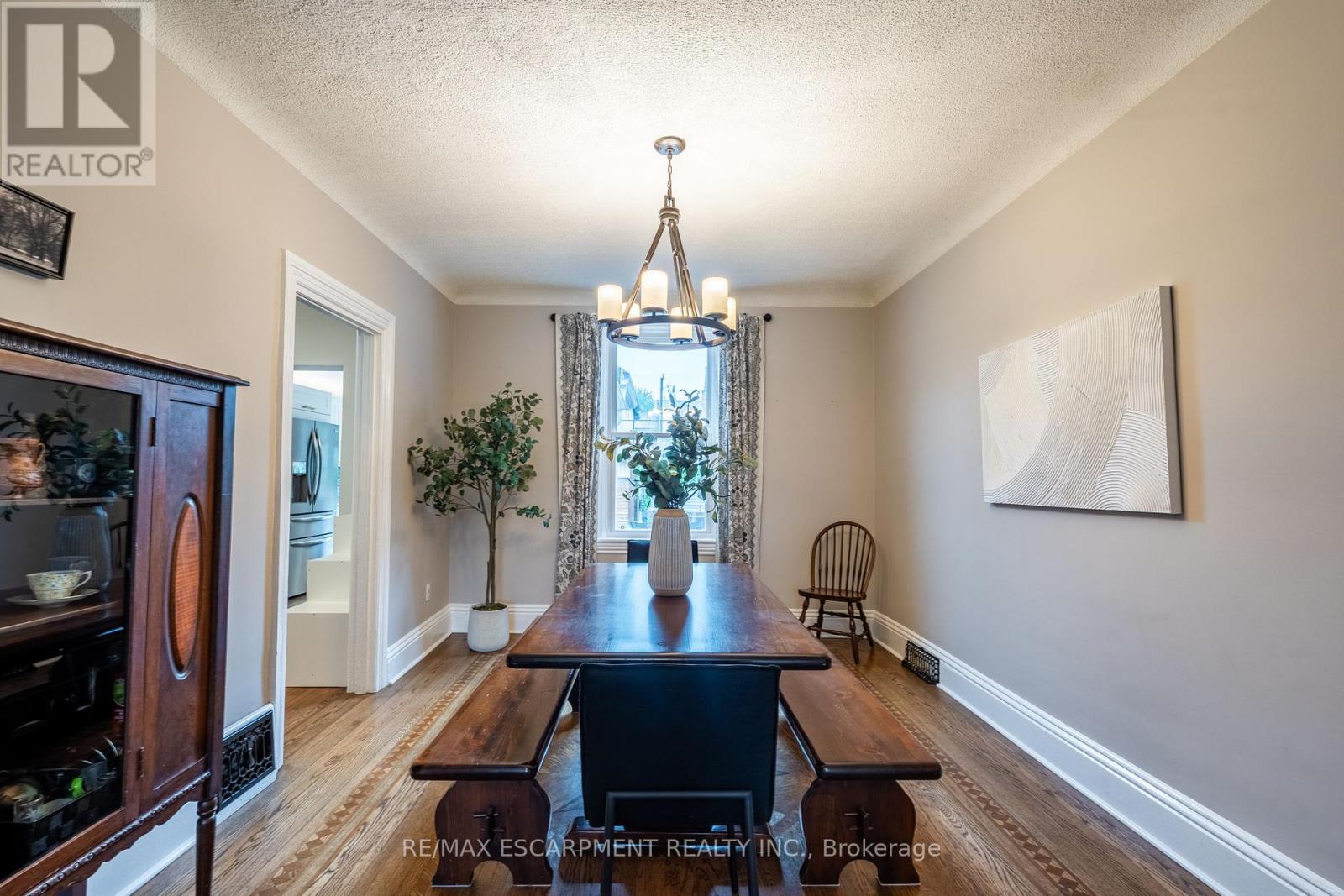 43 Oxford Street, Hamilton (Strathcona), Ontario  L8R 2W9 - Photo 4 - X12177038