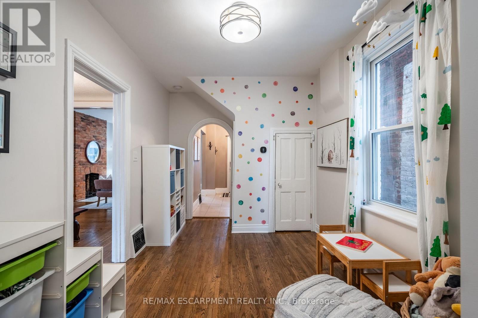 43 Oxford Street, Hamilton (Strathcona), Ontario  L8R 2W9 - Photo 5 - X12177038