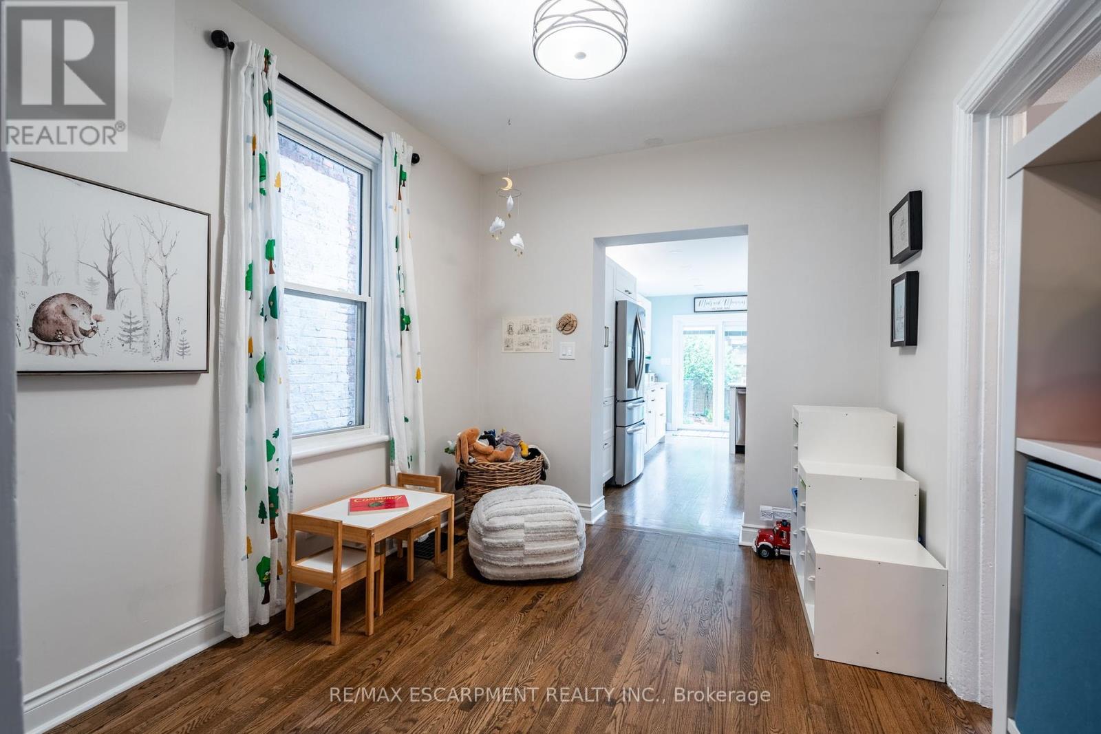 43 Oxford Street, Hamilton (Strathcona), Ontario  L8R 2W9 - Photo 6 - X12177038