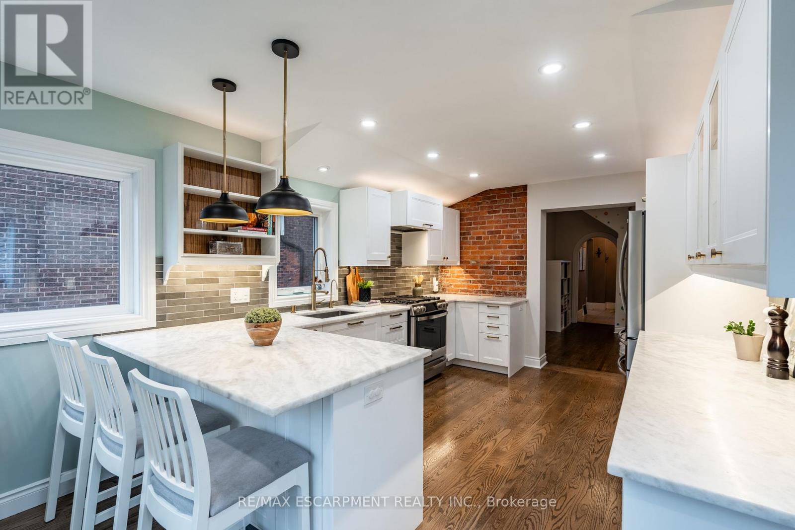 43 Oxford Street, Hamilton (Strathcona), Ontario  L8R 2W9 - Photo 8 - X12177038