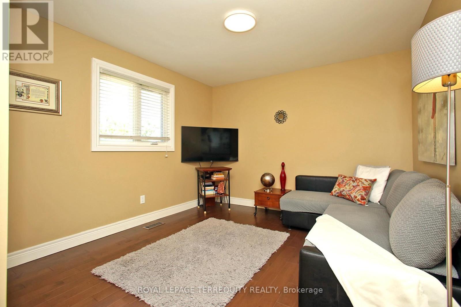 3 Riviera Ridge, Hamilton (Stoney Creek), Ontario  L8E 5E5 - Photo 38 - X12177082