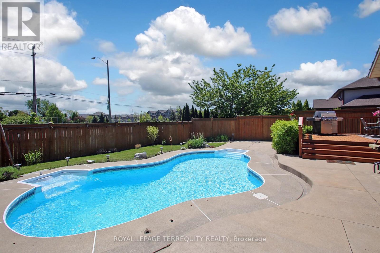 3 Riviera Ridge, Hamilton (Stoney Creek), Ontario  L8E 5E5 - Photo 44 - X12177082
