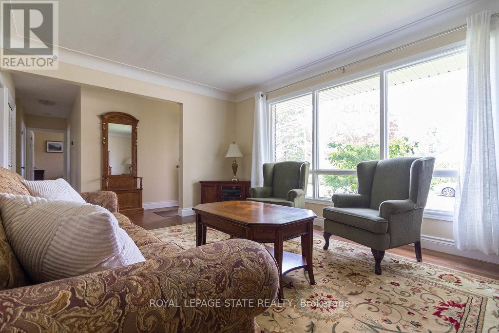 192 Huron Avenue, Hamilton, Ontario  L9G 1V7 - Photo 4 - X12170109