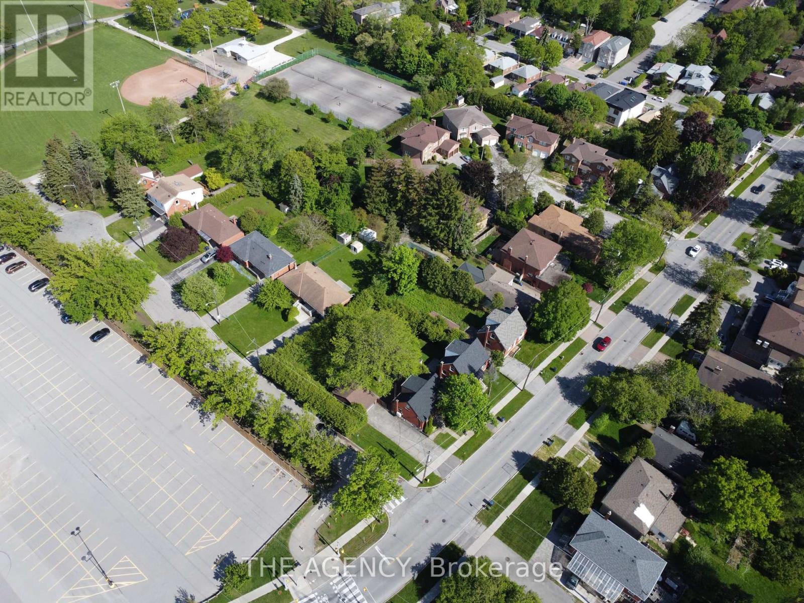 79 Talbot Road, Toronto (Newtonbrook West), Ontario  M2M 1S1 - Photo 8 - C12176474