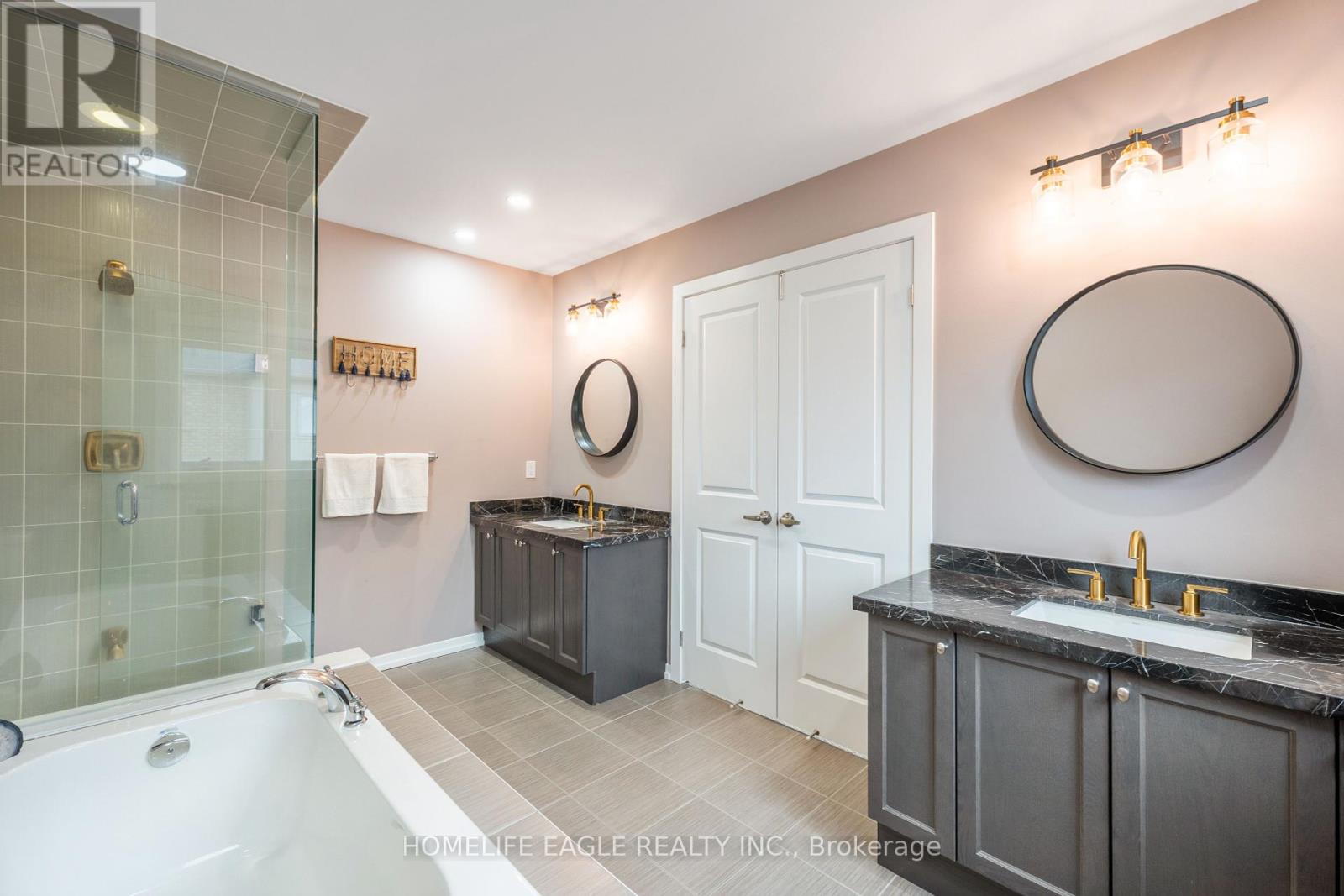 37 Jim Mortson Drive, East Gwillimbury, Ontario  L9N 0R8 - Photo 16 - N12177190