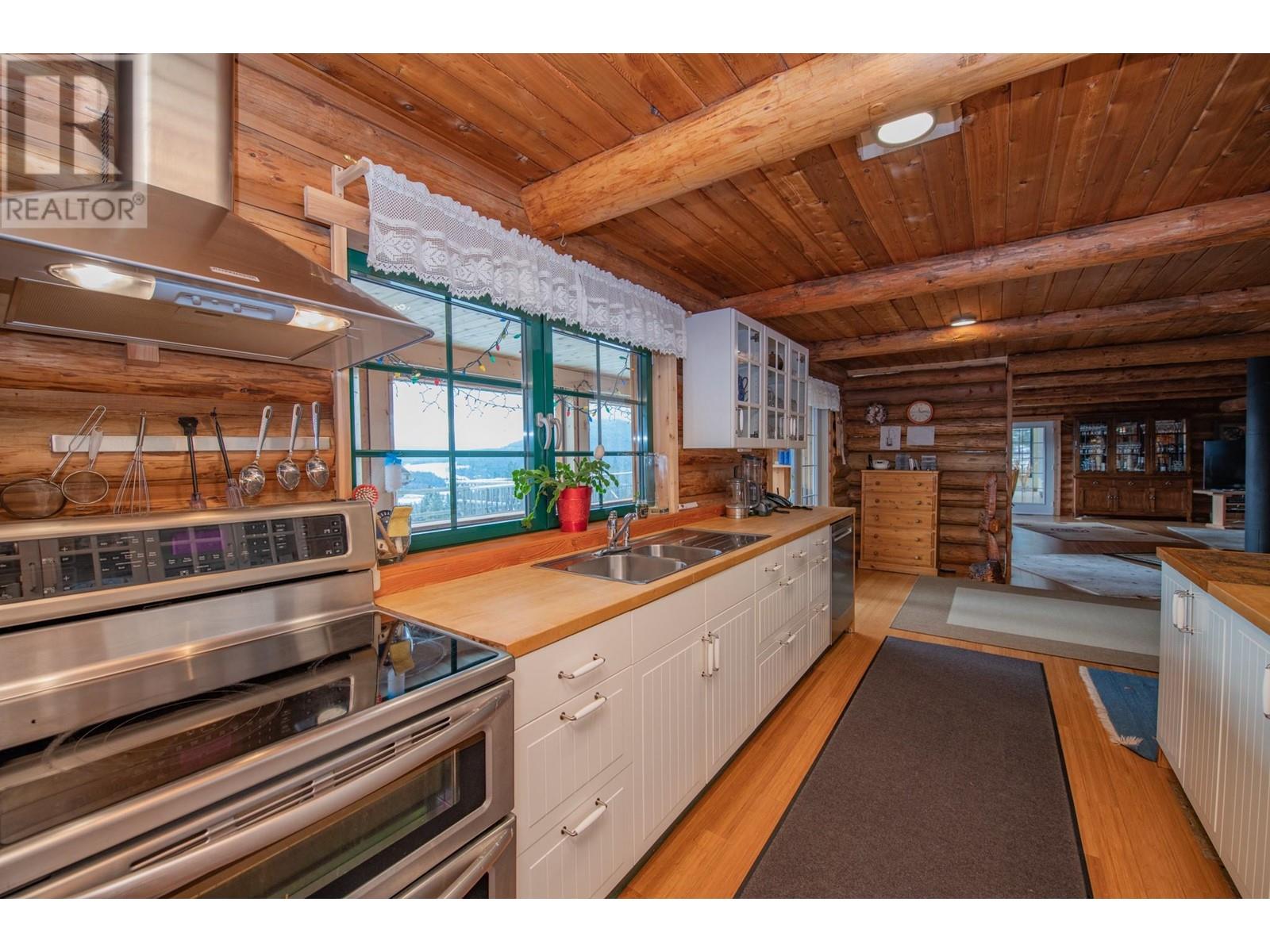 233 Albers Road, Lumby, British Columbia  V0E 2G5 - Photo 16 - 10334462