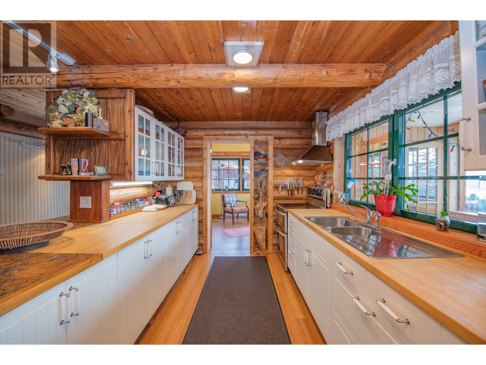 233 Albers Road, Lumby, British Columbia  V0E 2G5 - Photo 17 - 10334462