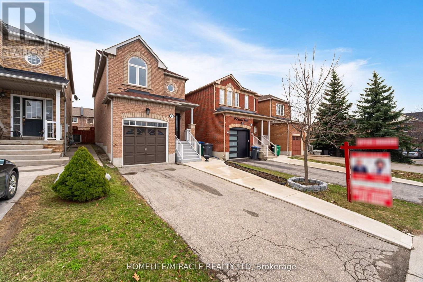 Property at 7 EASTVIEW GATE image 3