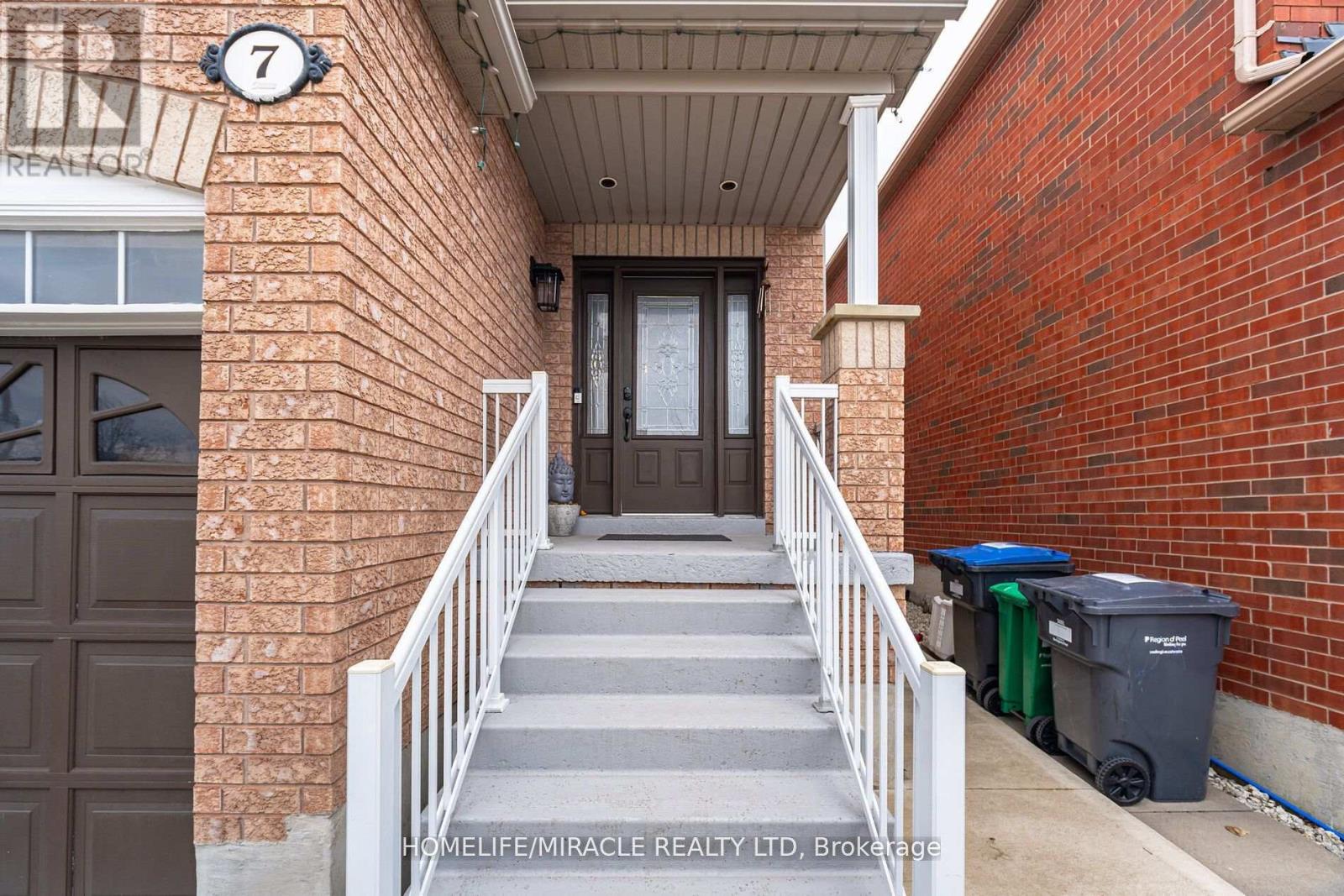 Property at 7 EASTVIEW GATE image 5