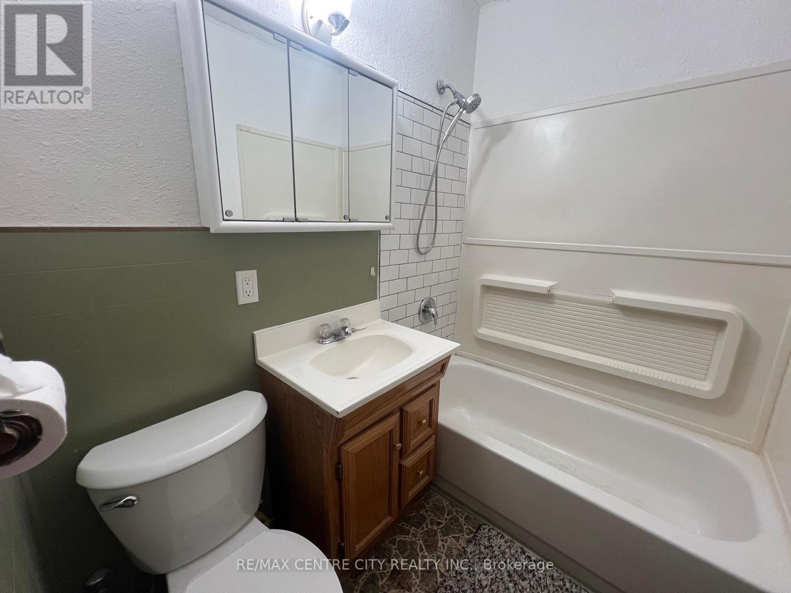 14 Bell Avenue, St. Thomas, Ontario  N5R 1G5 - Photo 32 - X12177246