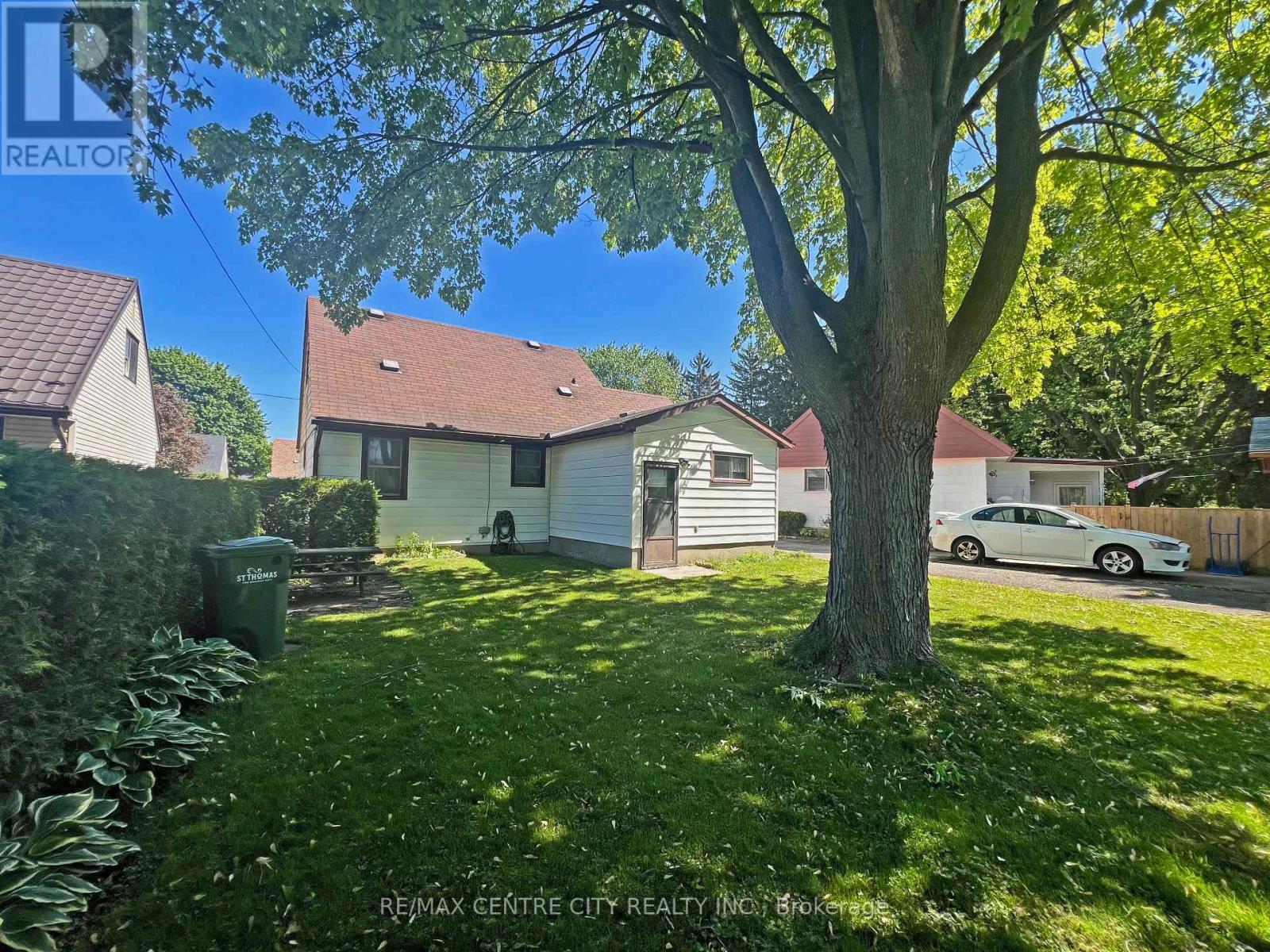 14 Bell Avenue, St. Thomas, Ontario  N5R 1G5 - Photo 9 - X12177246