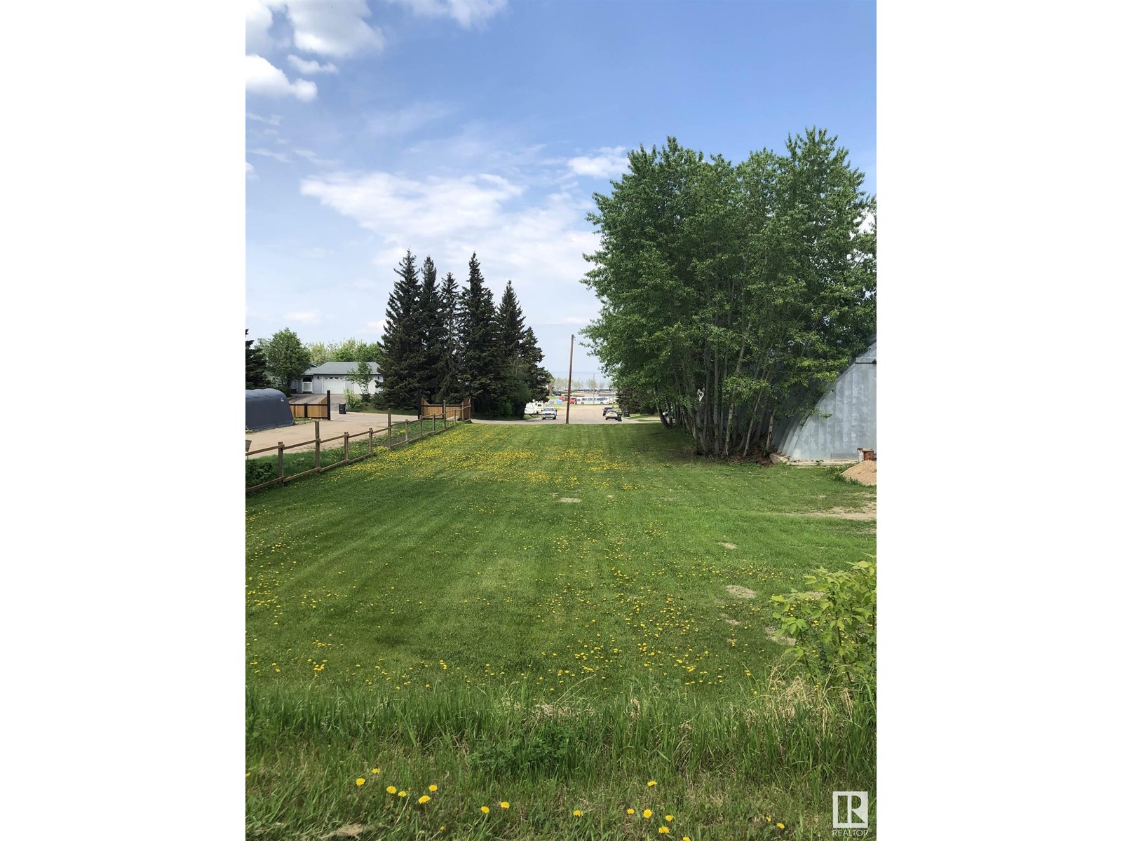 807 10 Av, Cold Lake, Alberta  T9M 1N1 - Photo 4 - E4438763