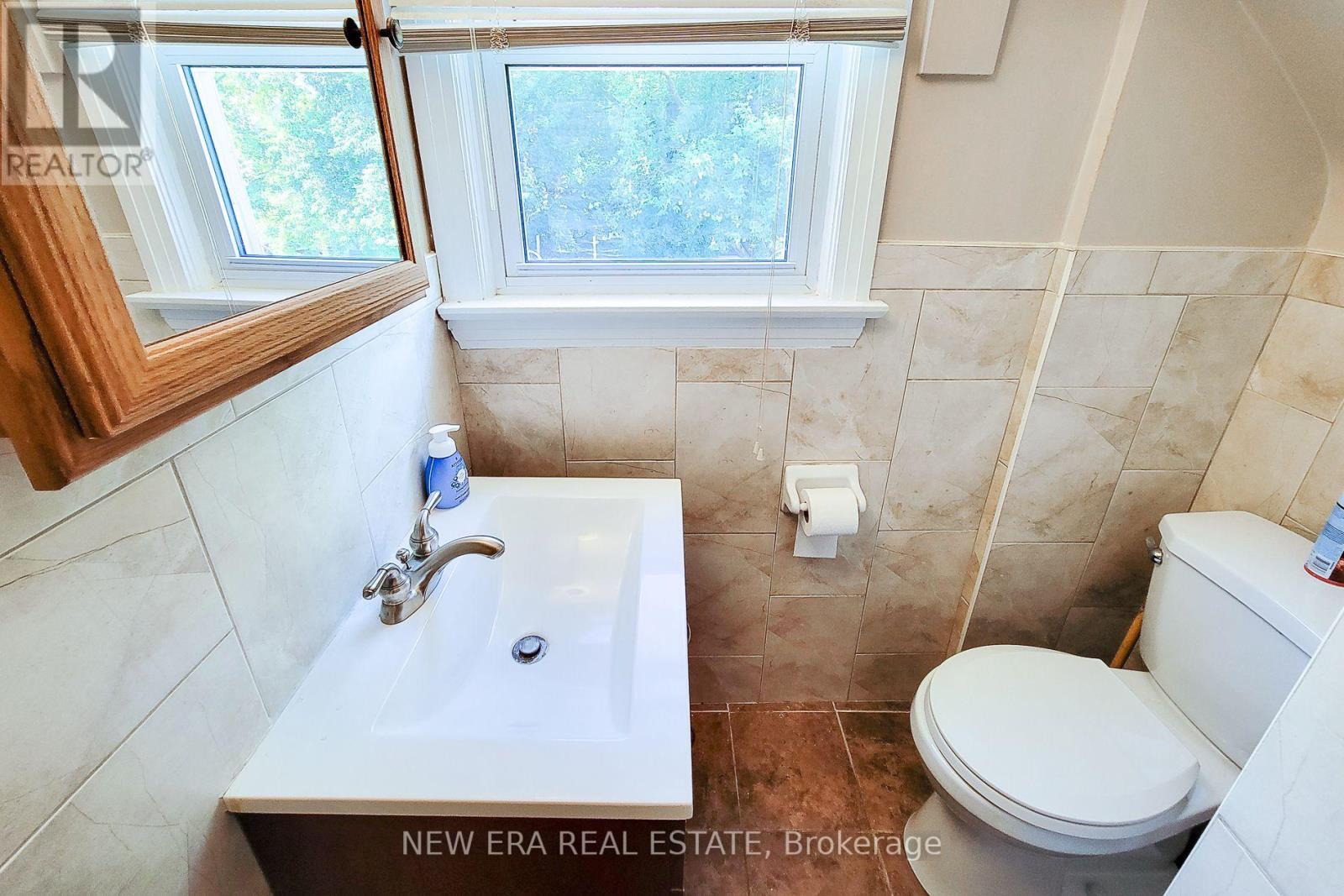 38 Haig Street, St. Catharines, Ontario  L2R 2K8 - Photo 28 - X12177166