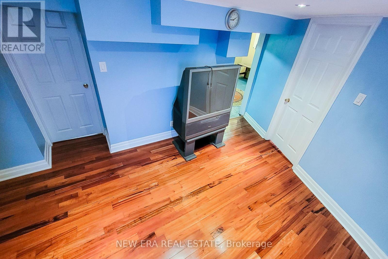 38 Haig Street, St. Catharines, Ontario  L2R 2K8 - Photo 32 - X12177166