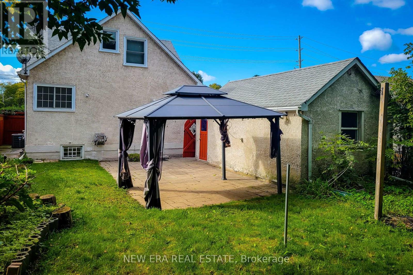 38 Haig Street, St. Catharines (Haig), Ontario  L2R 2K8 - Photo 5 - X12177166