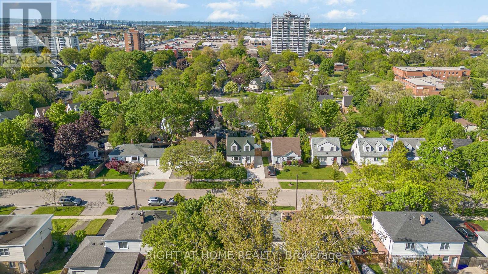 67 Martha Street, Hamilton (Mcquesten), Ontario  L8H 2C2 - Photo 13 - X12177181