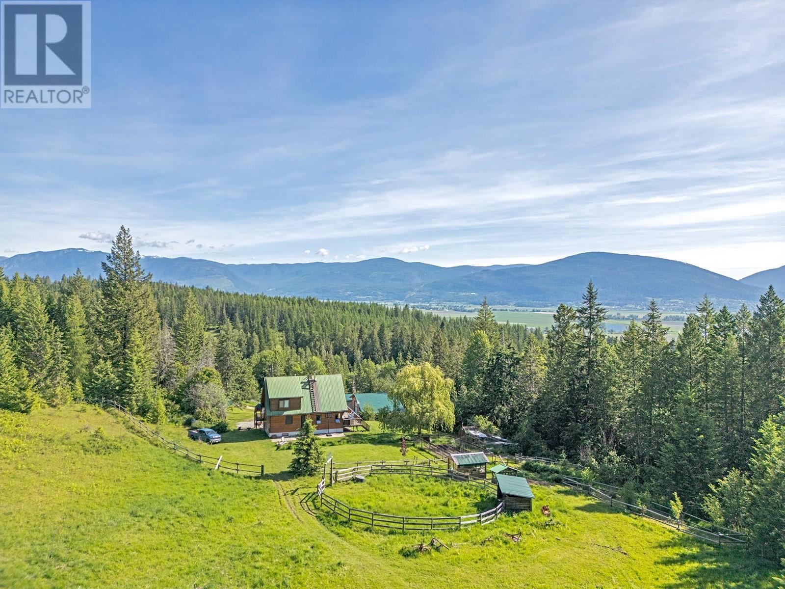 2033 Smith Road, Creston, British Columbia  V0B 1G7 - Photo 1 - 10349516