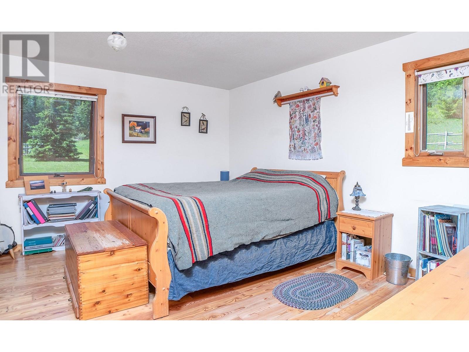 2033 Smith Road, Creston, British Columbia  V0B 1G7 - Photo 13 - 10349516