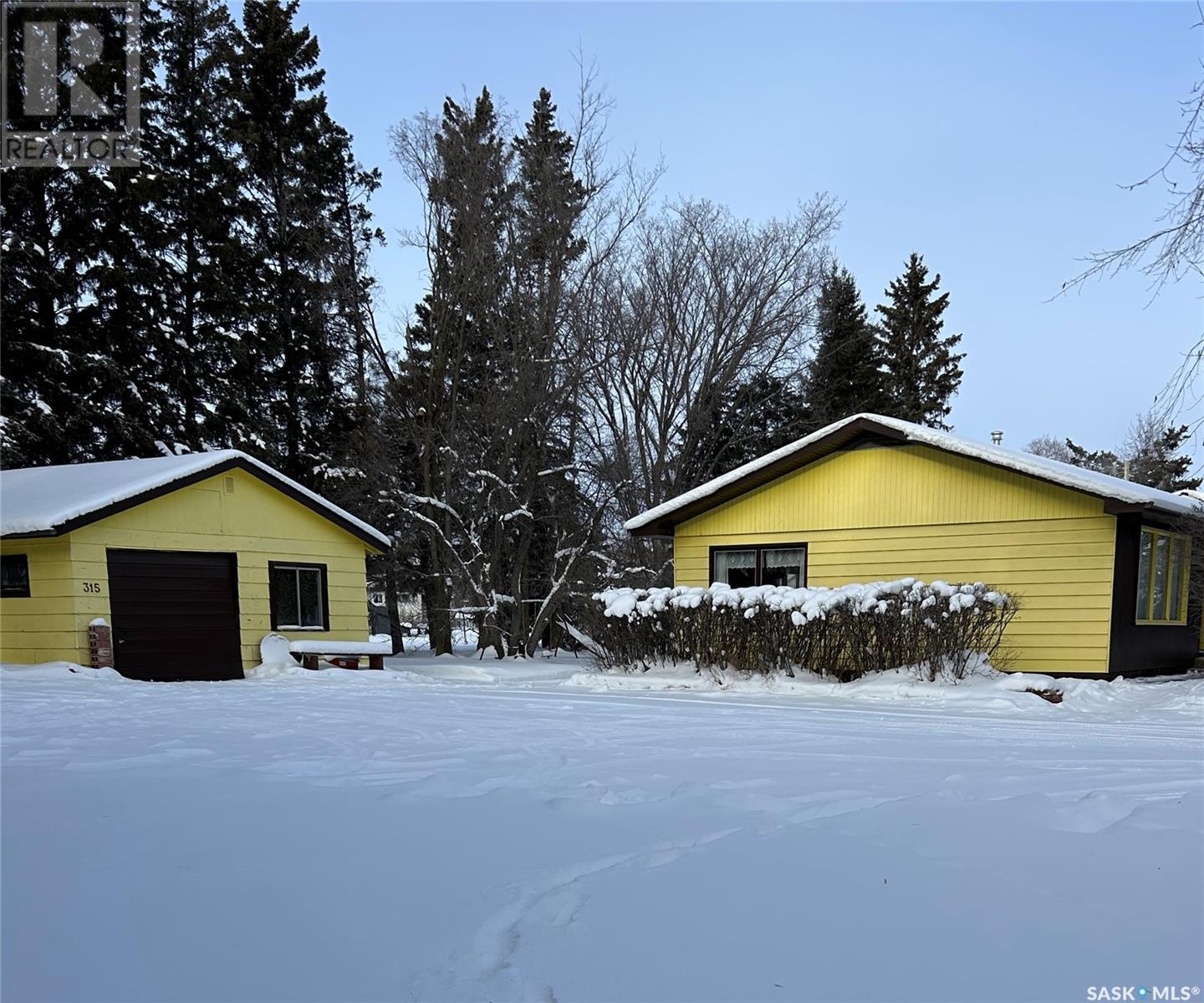 315 3rd Street E, Kelvington, Saskatchewan  S0A 1W0 - Photo 38 - SK992726