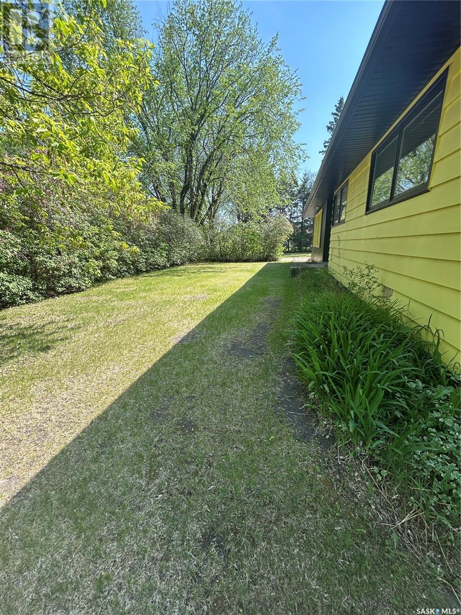 315 3rd Street E, Kelvington, Saskatchewan  S0A 1W0 - Photo 9 - SK992726