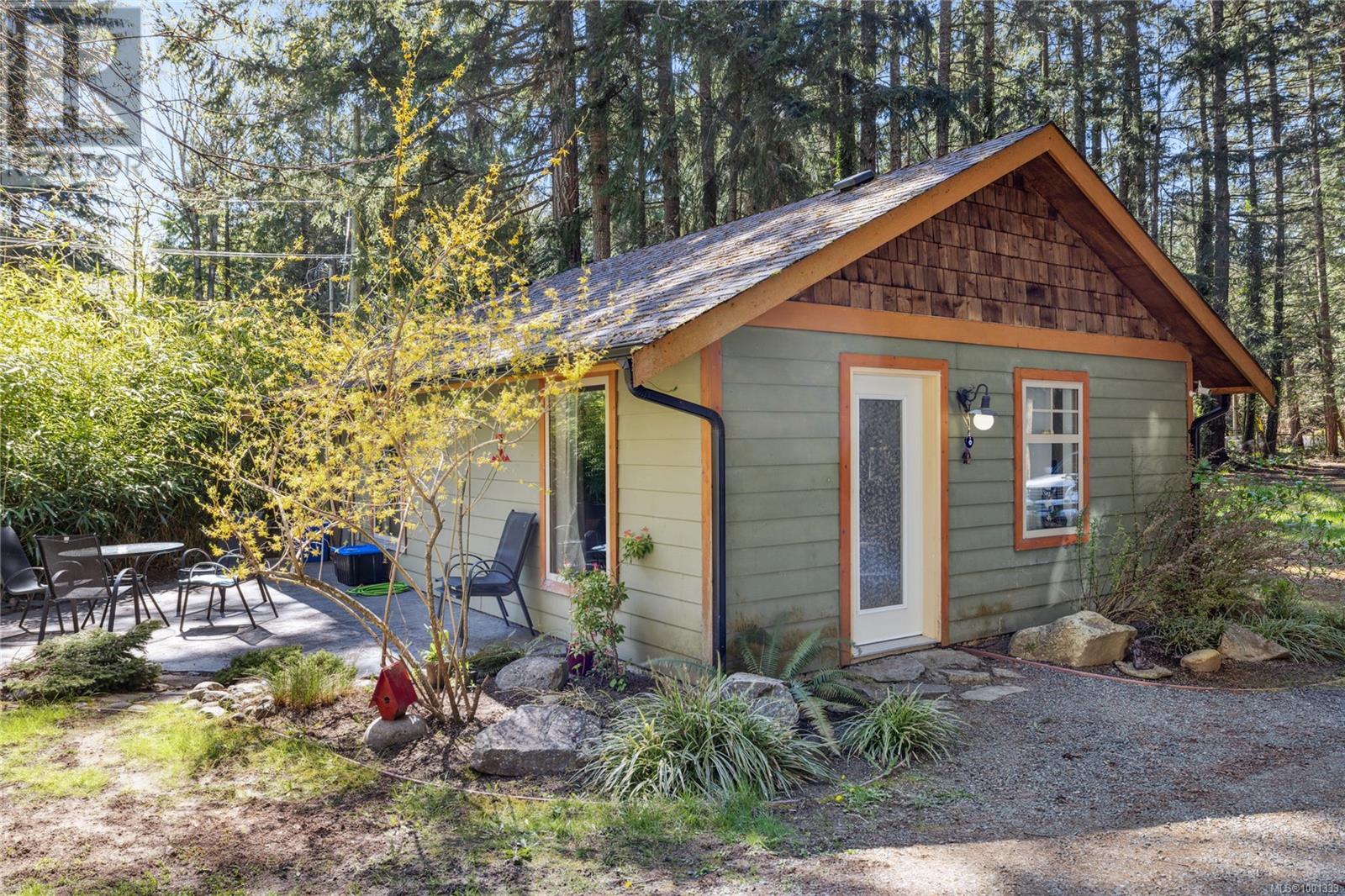Property at 594 Wain Rd image 1