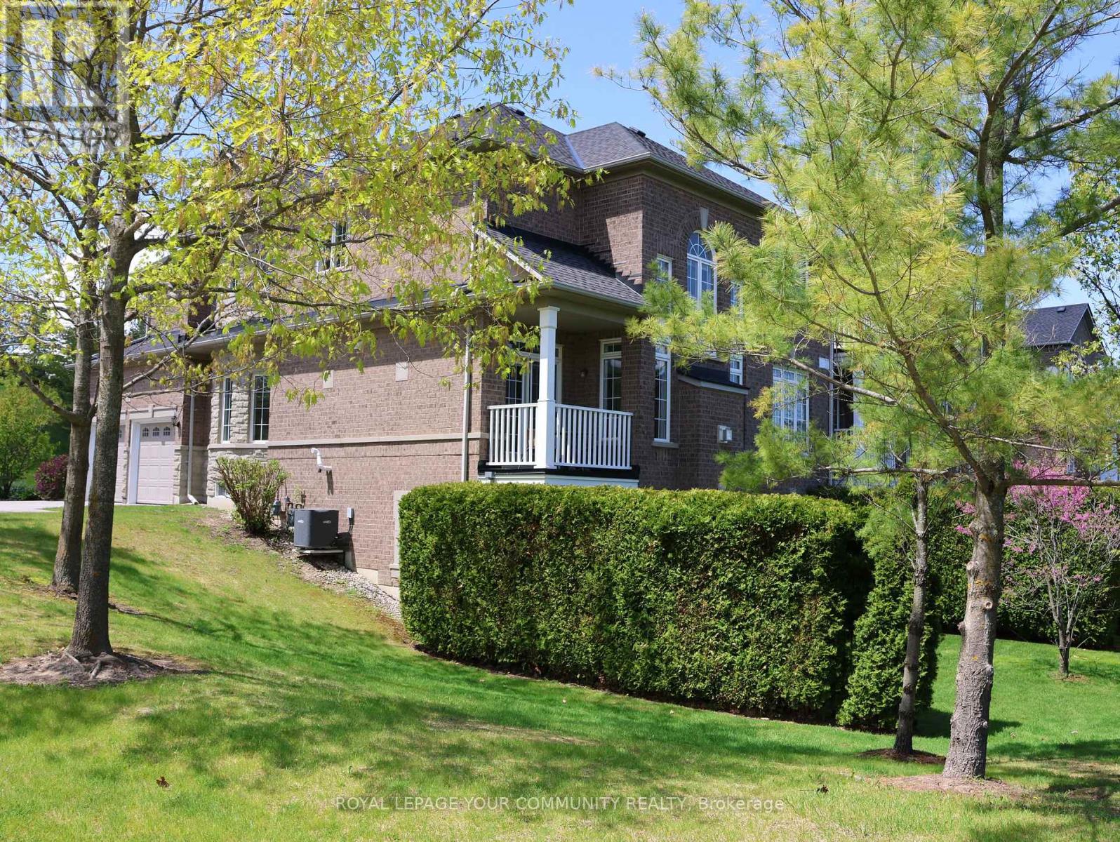 2 Stonecliffe Crescent, Aurora, Ontario  L4G 7Z7 - Photo 34 - N12113476