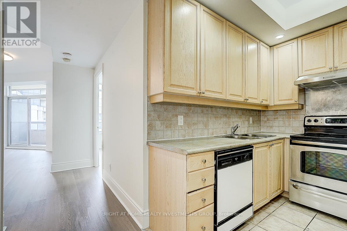 2515 - 15 Northtown Way, Toronto, Ontario  M2N 7A2 - Photo 18 - C12177255