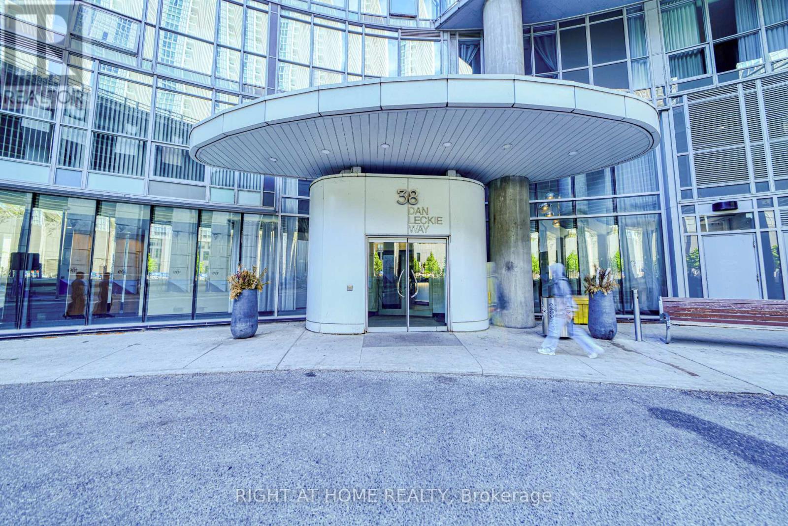 1016 - 38 Dan Leckie Way, Toronto, Ontario  M5V 2V6 - Photo 29 - C12177278