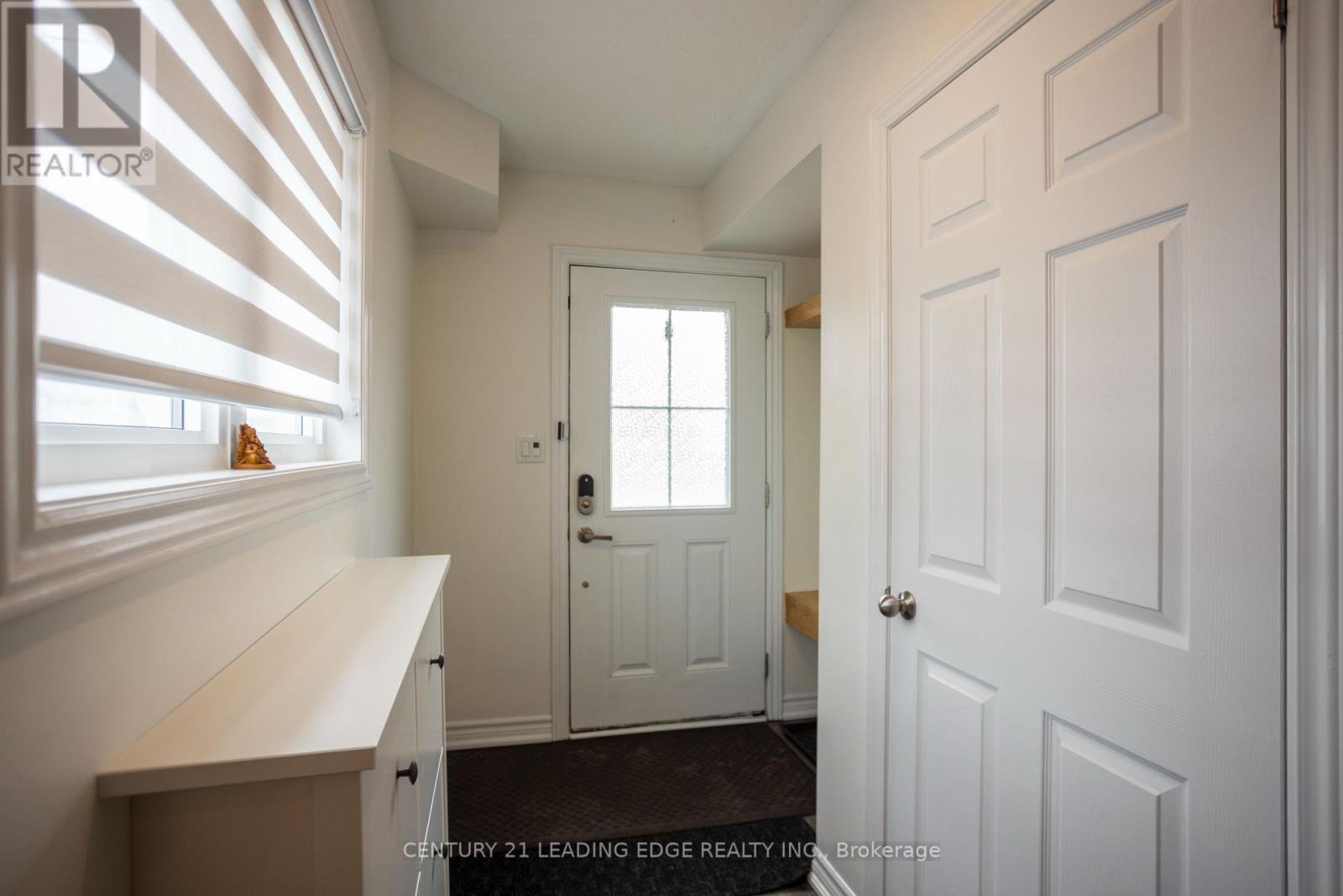 15 Ken Bromley Lane, Clarington, Ontario  L1C 0S4 - Photo 4 - E12177213
