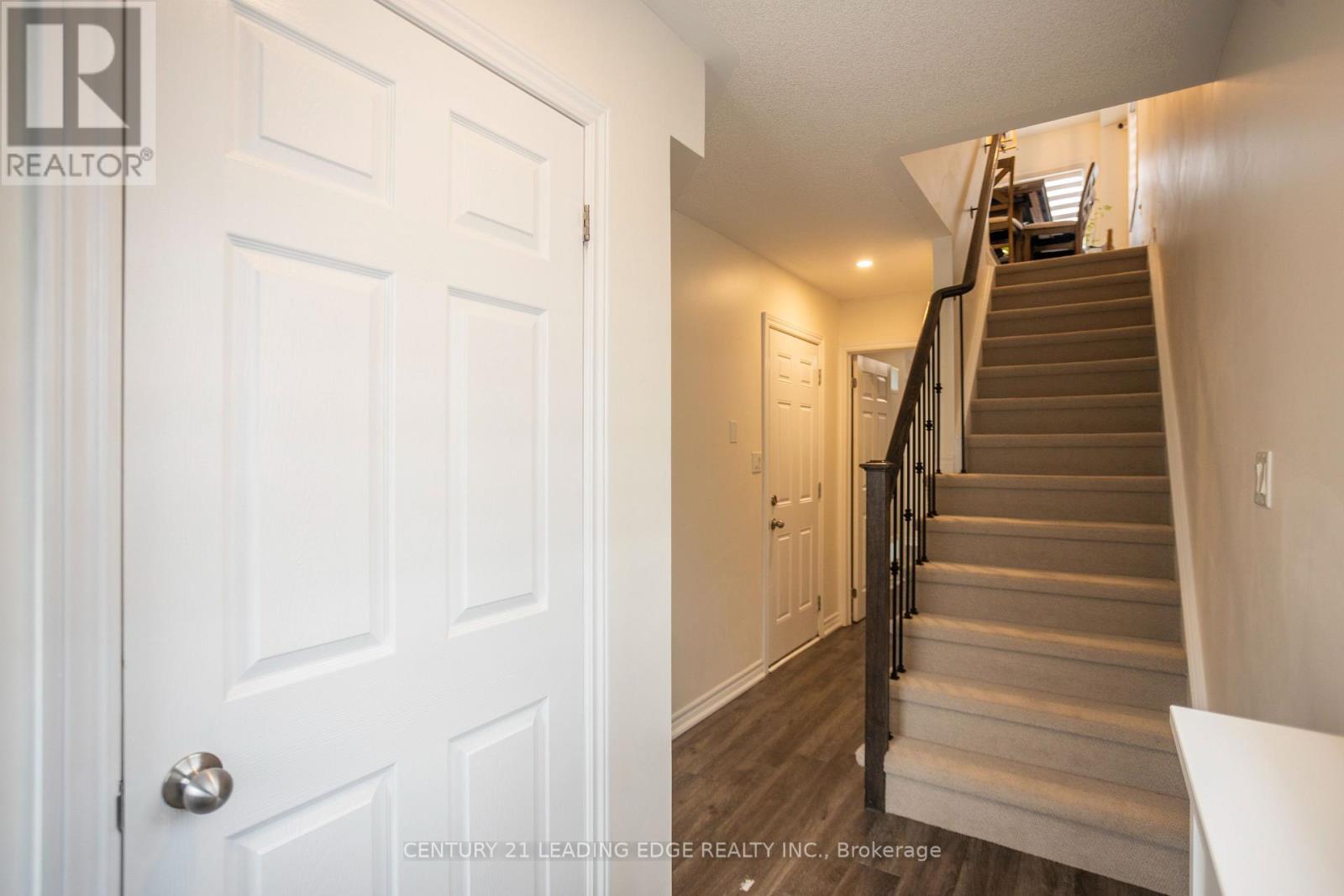 15 Ken Bromley Lane, Clarington, Ontario  L1C 0S4 - Photo 5 - E12177213