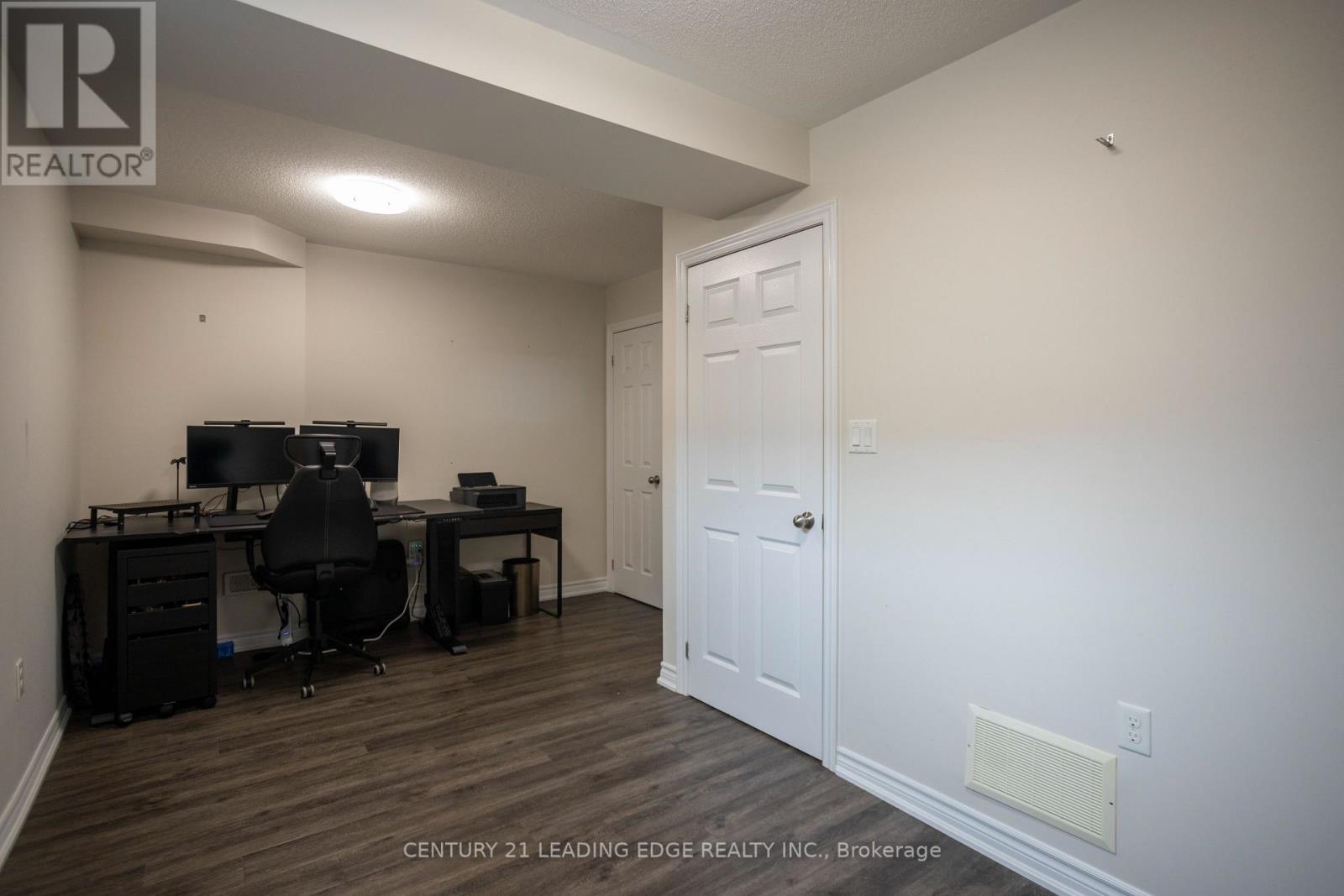 15 Ken Bromley Lane, Clarington, Ontario  L1C 0S4 - Photo 8 - E12177213