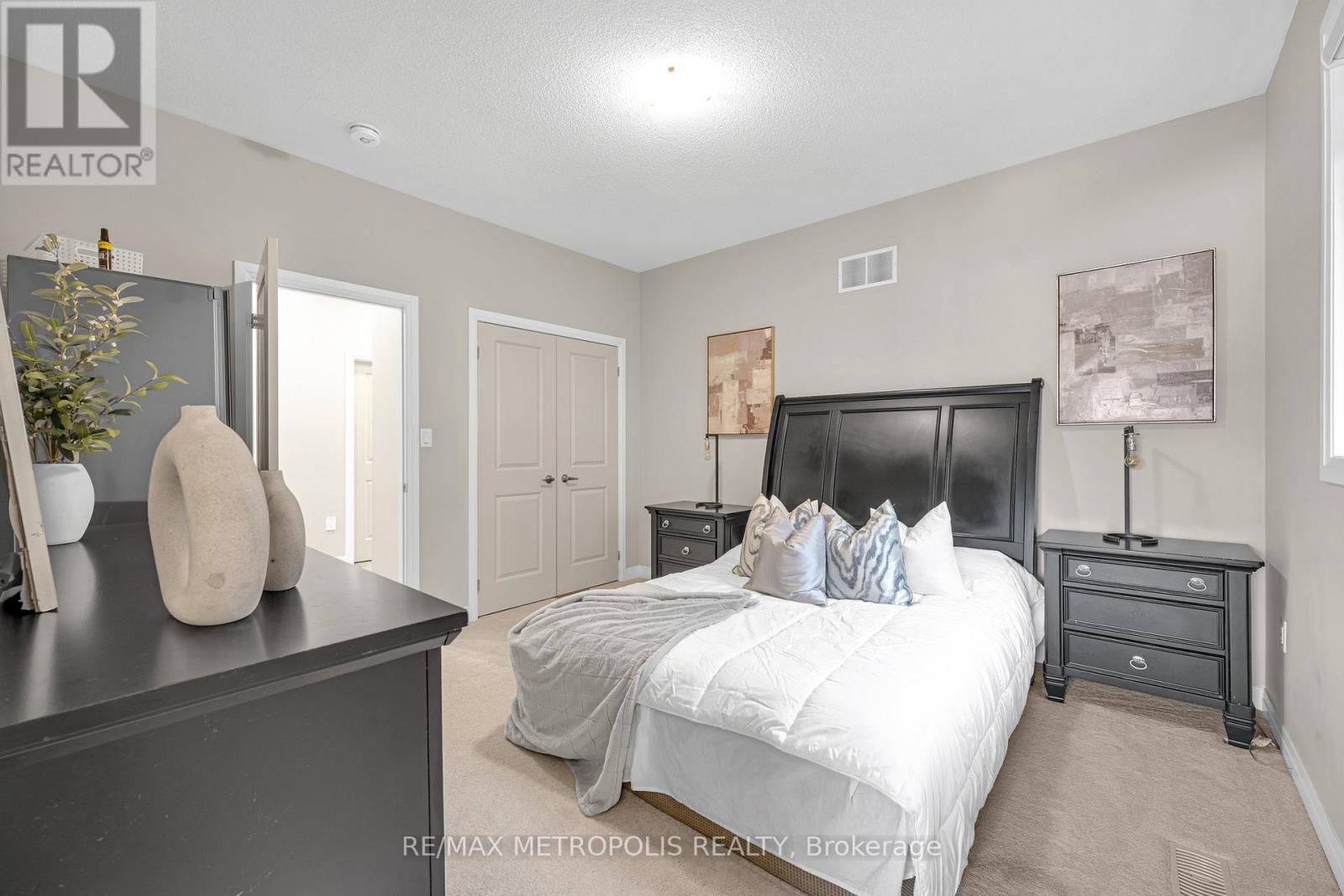 37 Fruitful Crescent, Whitby, Ontario  L1P 0N3 - Photo 16 - E12177223