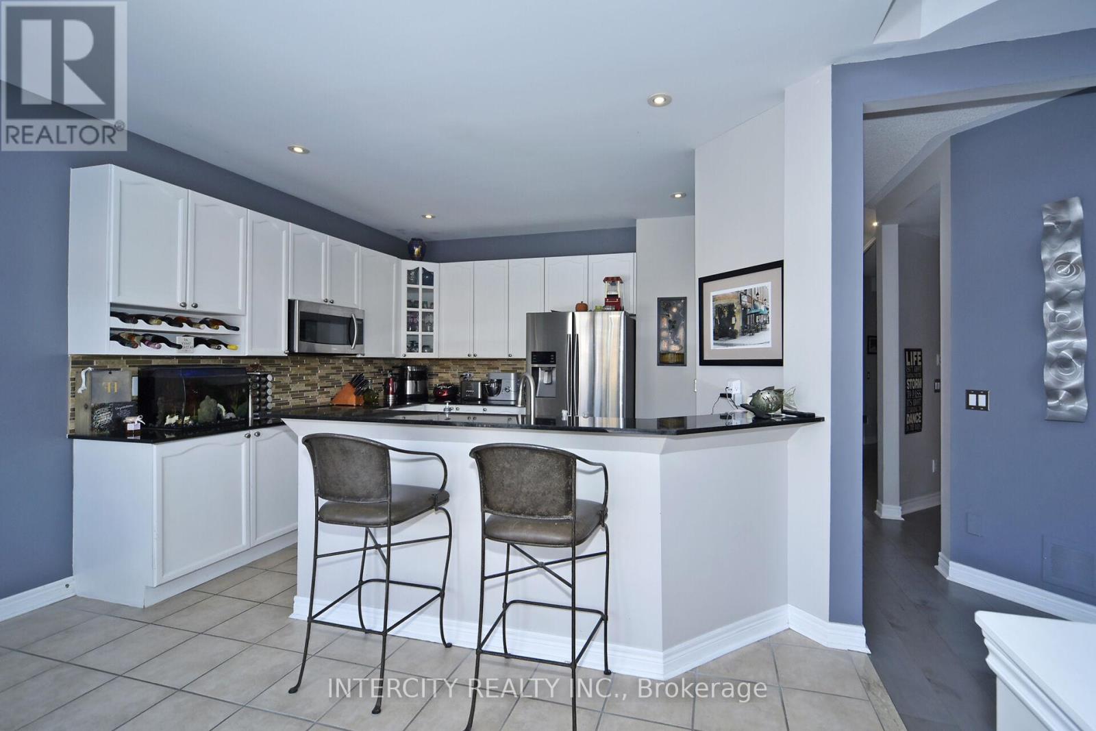 122 Estate Garden Drive, Richmond Hill, Ontario  L4E 3V6 - Photo 15 - N12177256