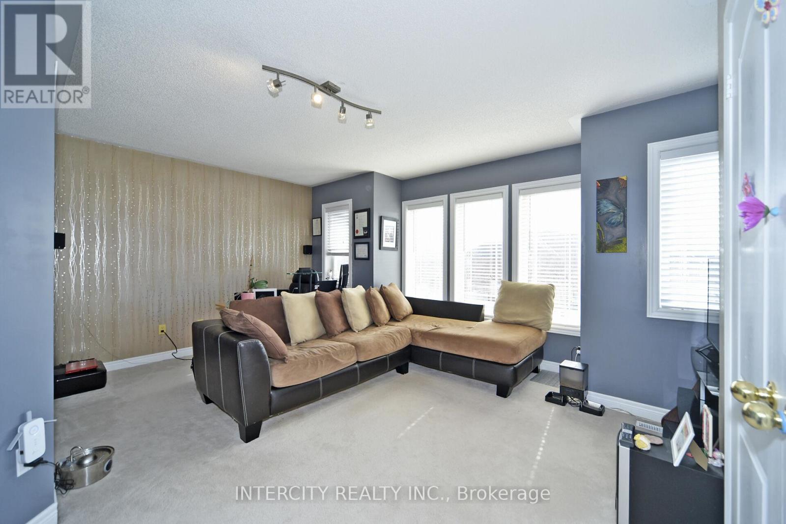 122 Estate Garden Drive, Richmond Hill, Ontario  L4E 3V6 - Photo 27 - N12177256