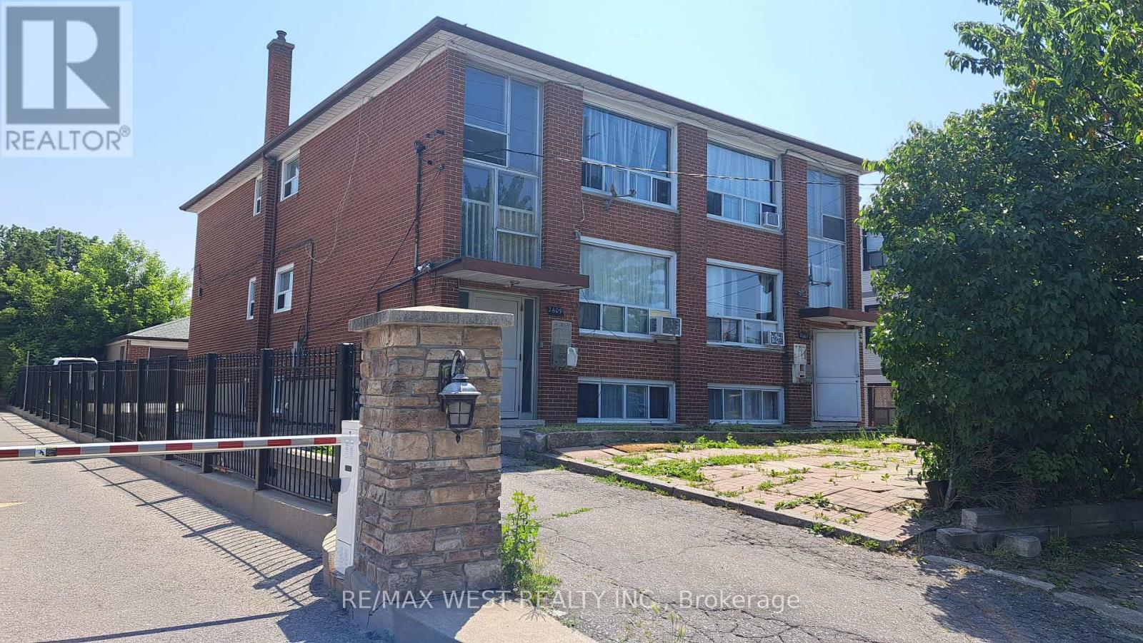 2607-2609 KEELE STREET E, Toronto, Ontario