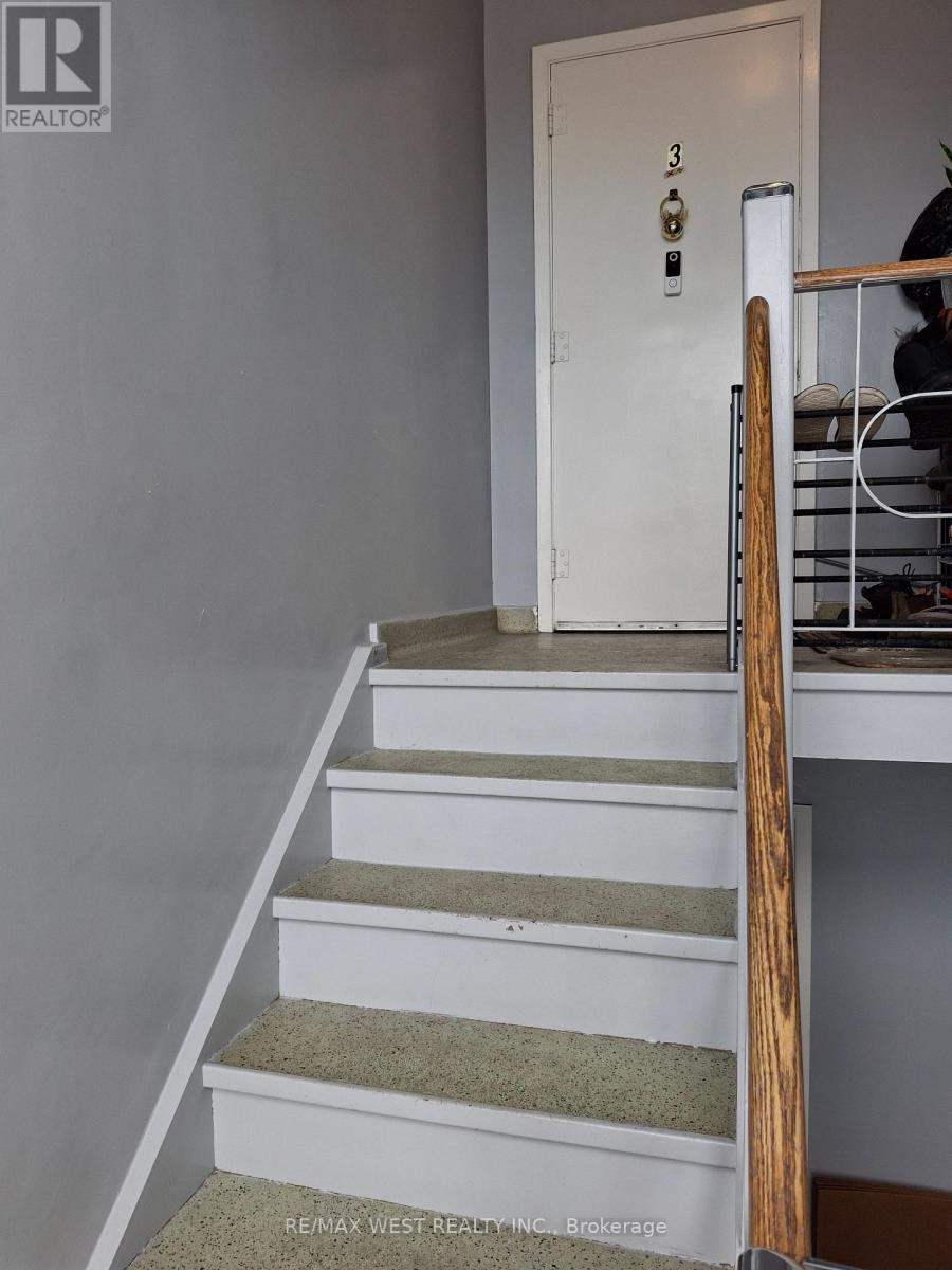 2607-2609 Keele Street E, Toronto, Ontario  M6L 2P2 - Photo 4 - W11997282