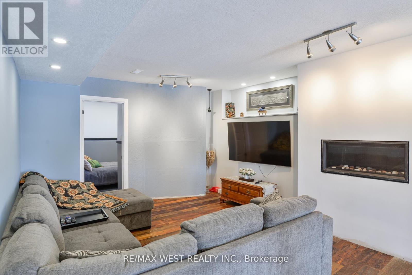 13 Albert Street W, Springwater, Ontario  L0L 1V0 - Photo 10 - S12177251