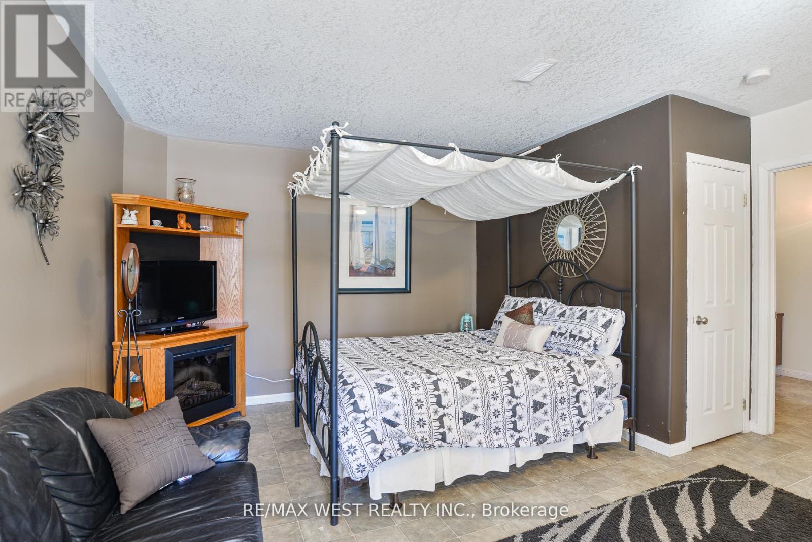 13 Albert Street W, Springwater, Ontario  L0L 1V0 - Photo 13 - S12177251