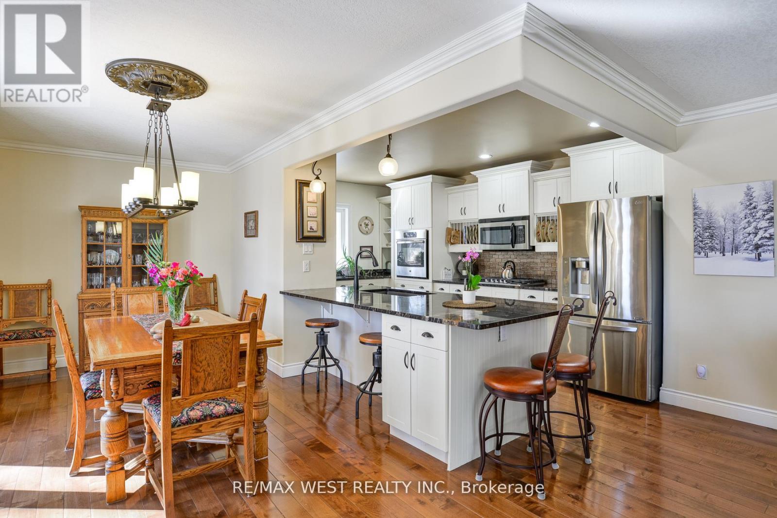 13 Albert Street W, Springwater, Ontario  L0L 1V0 - Photo 4 - S12177251
